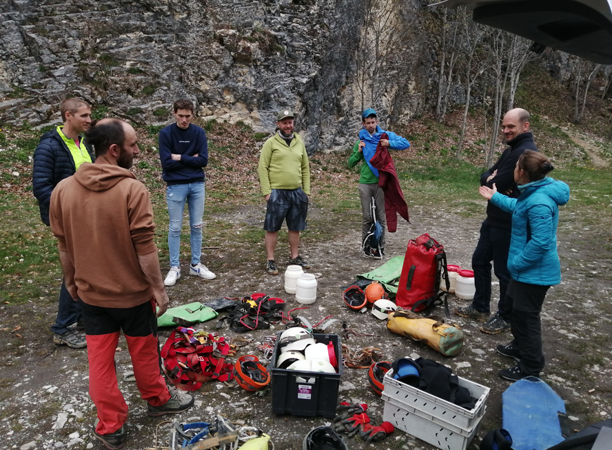 Le groupe en train de se préparer